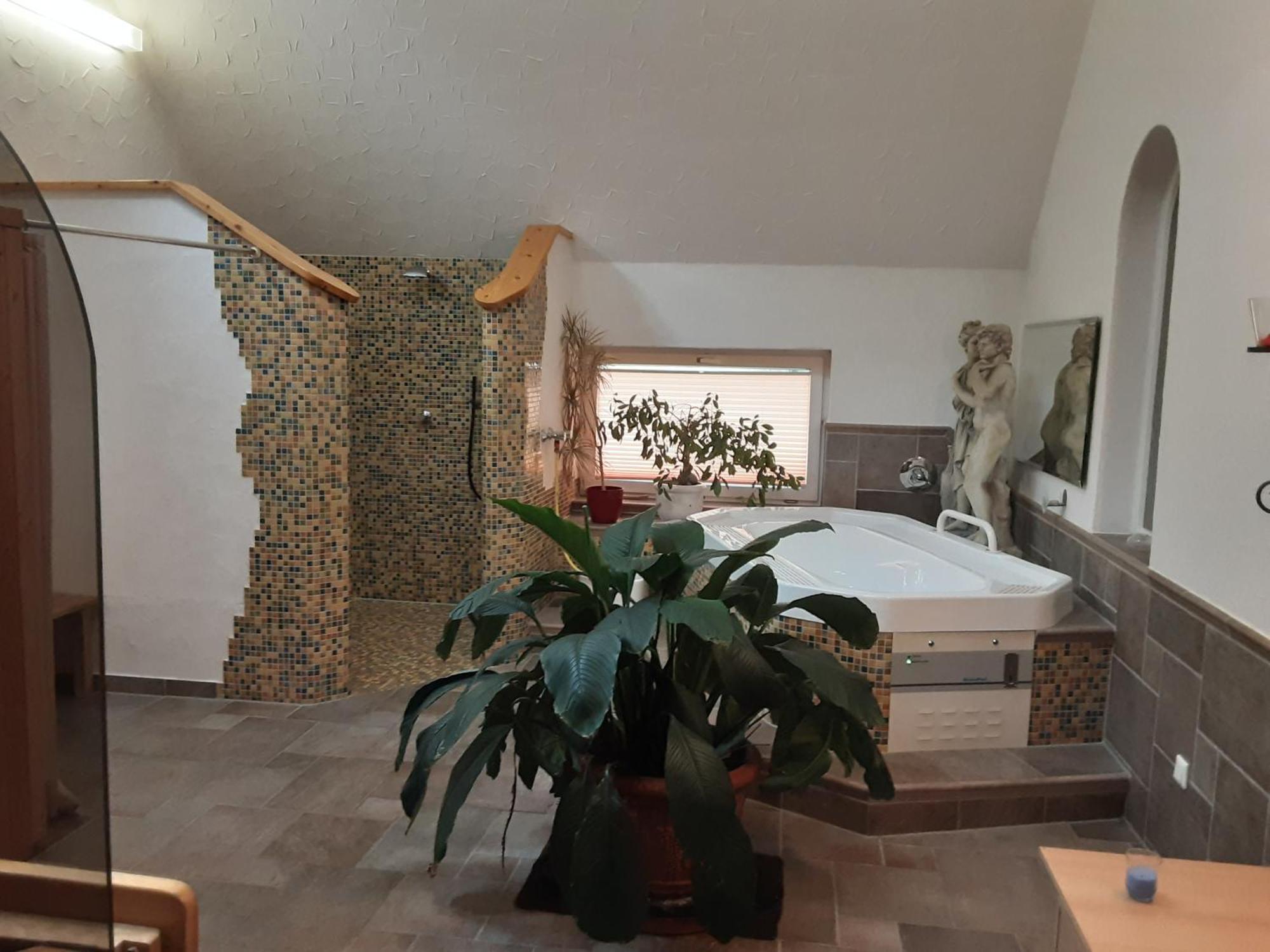Hotel Gasthof Zur Krone Oberzent Εξωτερικό φωτογραφία